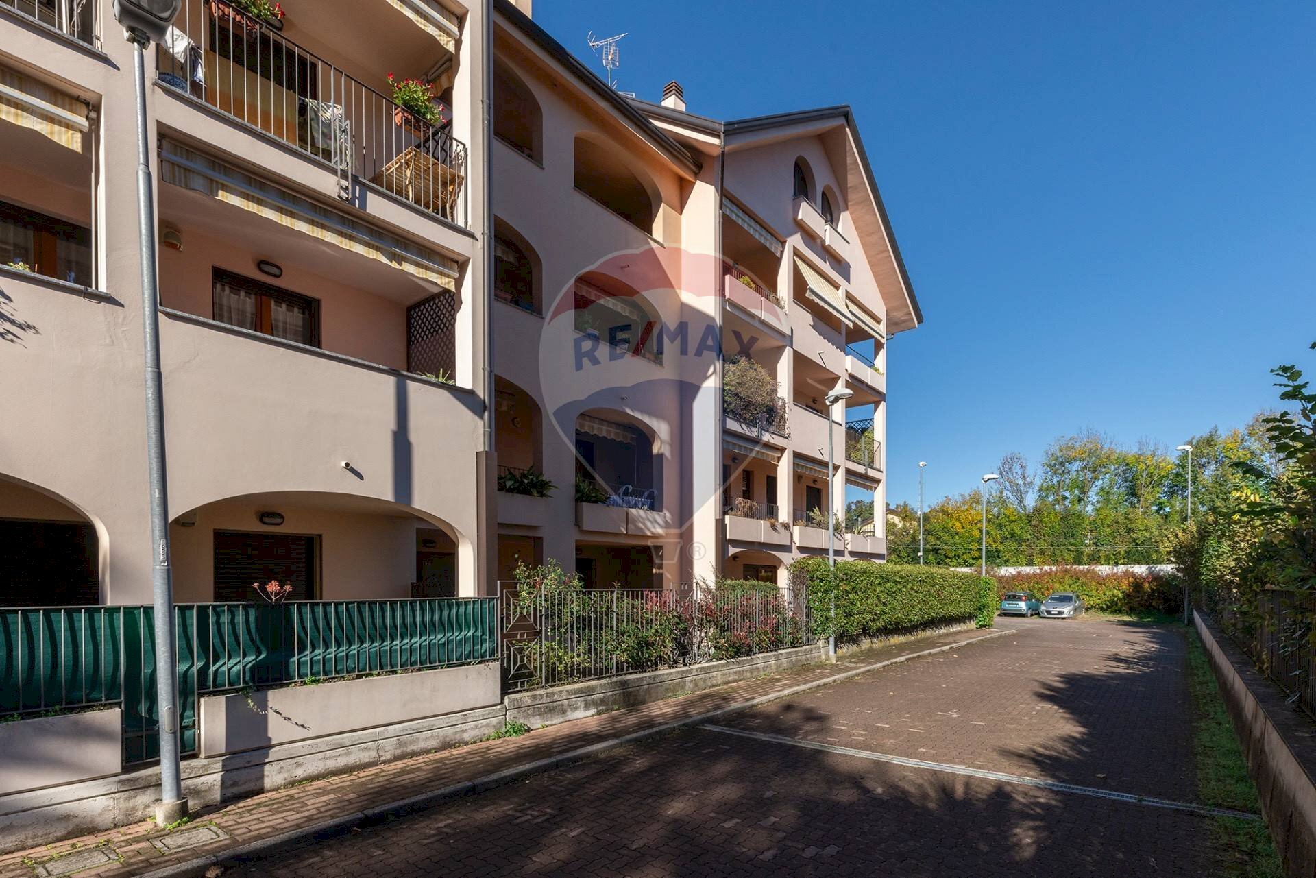 Edificio all\'aperto - Trilocale Viale Marconi
 
11, Tradate - foto 1