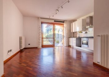 Stanza vuota - Trilocale Viale Marconi
 
11, Tradate - foto 7