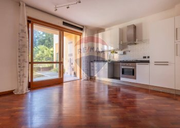 Cucina - Trilocale Viale Marconi
 
11, Tradate - foto 9