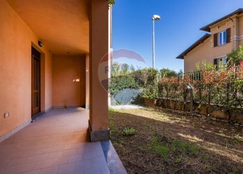 Terrazza - Trilocale Viale Marconi
 
11, Tradate - foto 10