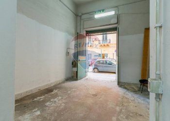 Parcheggio - Negozio Via Goethe
 
6-8-10, Palermo - foto 11
