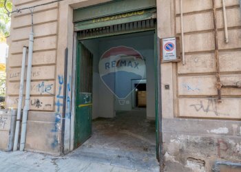 Edificio all\'aperto - Negozio Via Goethe
 
18, Palermo - foto 26