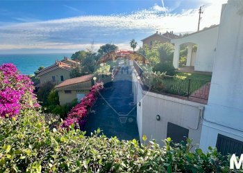 Giardino - Three-room apartment Strada Valdirodi
 
28, Ospedaletti - photo 4