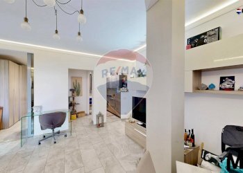 Soggiorno - Three-room apartment Strada Valdirodi
 
28, Ospedaletti - photo 17