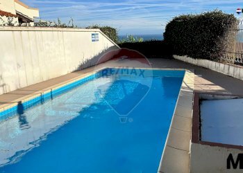 Piscina - Three-room apartment Strada Valdirodi
 
28, Ospedaletti - photo 46