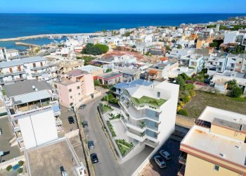 Vista dell\'acqua - Trilocale via di Torre a Mare Mazzini Giuseppe
 
30, Bari - foto 3