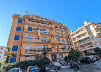 Foto 1 - Magazzino Via Torino
41, Arenzano - foto 1