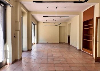 Interno non residenziale - Negozio corso Sempione, 74, Borgomanero - foto 4