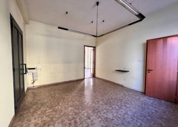 Interno non residenziale - Negozio corso Sempione, 74, Borgomanero - foto 6