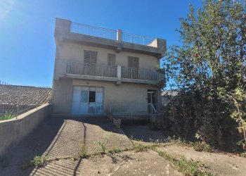 Foto 40 - Stable - Palace Via Camillo Benso Conte di Cavour
 
80, Buscemi - photo 40