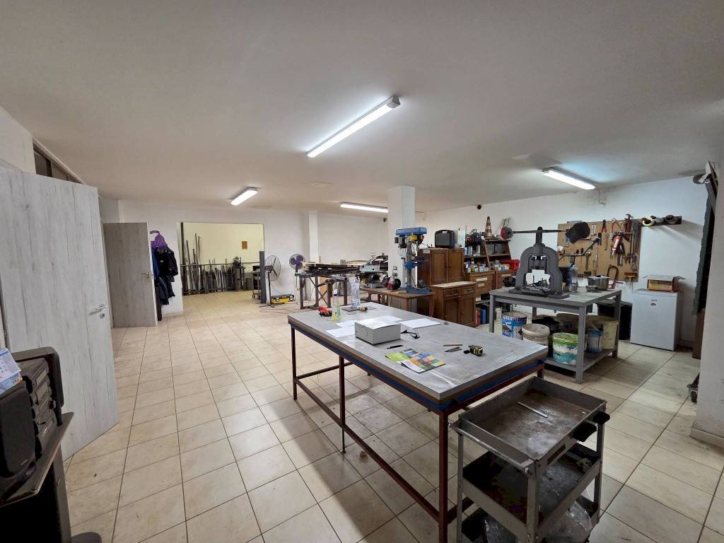 Magazzino - Capannone via Fratelli Rosselli, Signa - foto 1