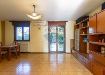 Sala da pranzo - Villa a Schiera Via Marconi
 
12, Basiano - foto 12