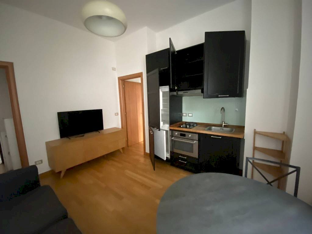 Cucina - Bilocale viale Gabriele D'Annunzio, 3, Milano - foto 2