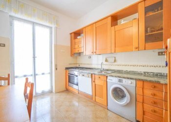 Cucina - Appartamento via Bari, Genova - foto 6