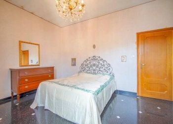 Camera da letto - Appartamento via Bari, Genova - foto 15