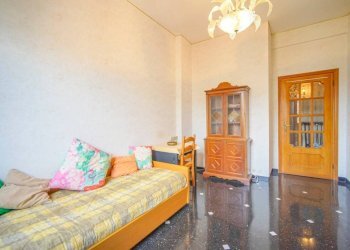 Camera da letto - Appartamento via Bari, Genova - foto 18