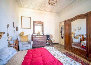 Camera da letto - Appartamento via Pagano Doria, Genova - foto 17