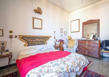Camera da letto - Appartamento via Pagano Doria, Genova - foto 18