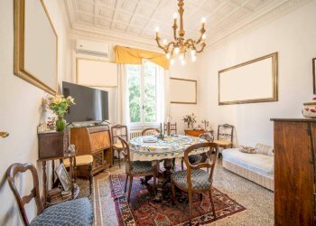 Camera da letto - Appartamento via Pagano Doria, Genova - foto 23