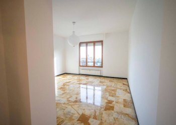 Soggiorno - Appartamento via Dodecaneso, Genova - foto 5