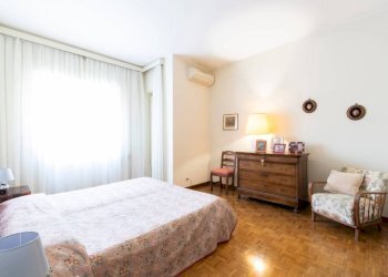 Camera da letto - Appartamento viale Ponte dell'Ammiraglio, Genova (zona Quarto) - foto 13