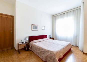 Camera da letto - Appartamento viale Ponte dell'Ammiraglio, Genova (zona Quarto) - foto 14