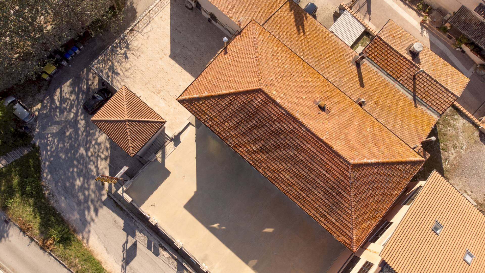 Foto 2 - Commercial Premises Via Cannaiola
 
1, Trevi - photo 2