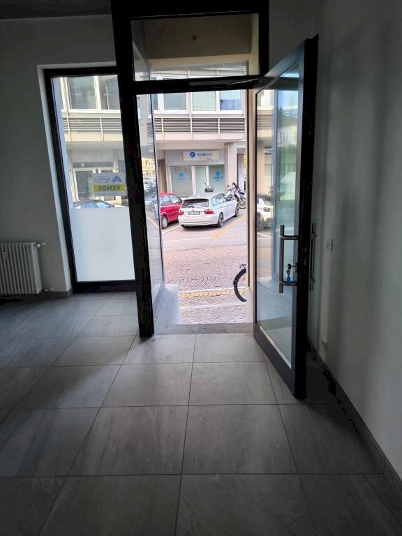 Interno non residenziale - Shop Lungomallero Armando Diaz, 38, Sondrio - photo 3