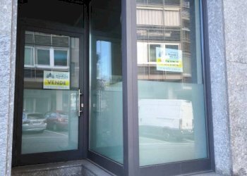 Facciata - Shop Lungomallero Armando Diaz, 38, Sondrio - photo 1