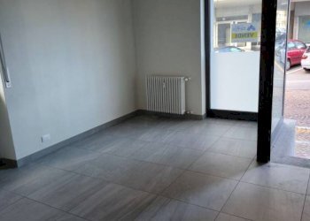 Interno non residenziale - Shop Lungomallero Armando Diaz, 38, Sondrio - photo 4