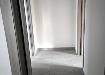 Corridoio - Shop Lungomallero Armando Diaz, 38, Sondrio - photo 8