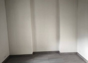 Stanza non arredata - Shop Lungomallero Armando Diaz, 38, Sondrio - photo 10