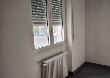 Camera da letto - Shop Lungomallero Armando Diaz, 38, Sondrio - photo 11