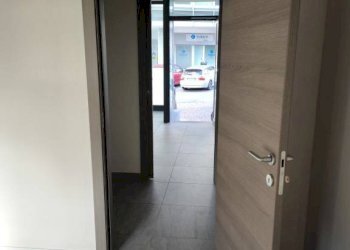 Interno non residenziale - Shop Lungomallero Armando Diaz, 38, Sondrio - photo 12