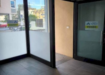 Ingresso - Shop Lungomallero Armando Diaz, 38, Sondrio - photo 15