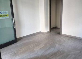 Stanza non arredata - Shop Lungomallero Armando Diaz, 38, Sondrio - photo 18
