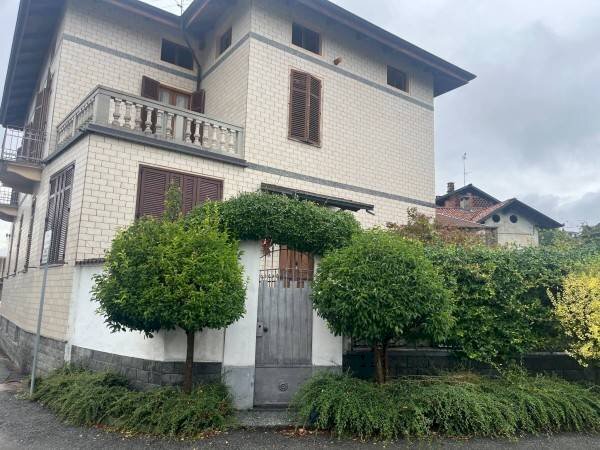 Facciata - Villa strada alla Fornace, Biella - foto 2