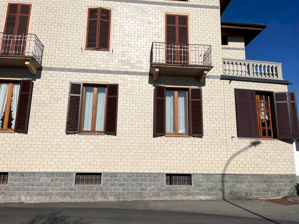 Facciata - Villa strada alla Fornace, Biella - foto 3