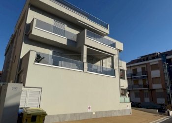 IMG_6054.jpg - Quadrilocale Via Giacomo Puccini 4, Loano - foto 10