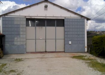 PHOTO-2025-10-28-13-12-58 3.jpg - Locale Commerciale Viale Maiella 23/A, Casacanditella - foto 2