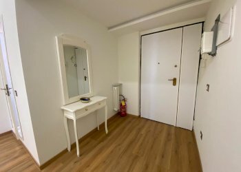 WhatsApp Image 2025-08-05 at 18.18.53.jpeg - Quadrilocale Via Leon Pancaldo 1, Vado Ligure - foto 2