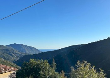 WhatsApp Image 2025-10-06 at 17.19.57 (13).jpeg - Casa indipendente Via Serro Antico, Avegno - foto 1