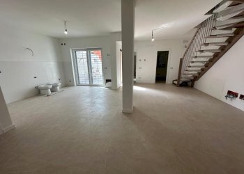 WhatsApp Image 2026-03-09 at 4.26.20 PM (5).jpeg - Villa Viale Valle dell'Aniene 22, Guidonia Montecelio - photo 7