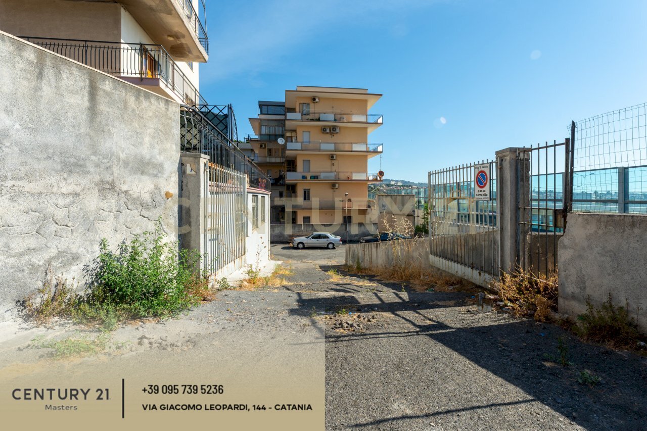 Deposito Prestinenza 7 (3).jpg - Commercial Premises Via Antonio Prestinenza 7, Catania - photo 3