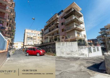 Deposito Prestinenza 7 (1).jpg - Locale Commerciale Via Antonio Prestinenza 7, Catania - foto 1