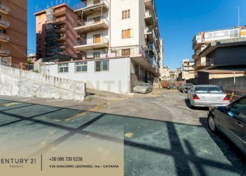 Deposito Prestinenza 7 (7).jpg - Locale Commerciale Via Antonio Prestinenza 7, Catania - foto 6