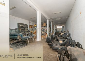 Deposito Prestinenza 7 (26).jpg - Locale Commerciale Via Antonio Prestinenza 7, Catania - foto 9