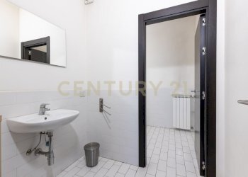 bagno - Ufficio Via Giuseppe Garibaldi 15, Buggiano - foto 12