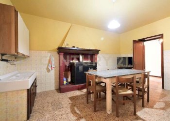 cucina - Casale Via di Vecoli 11, Lucca - foto 9