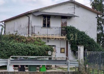 20250930_145339.jpg - Villa via cavetto di mezzo 20, Castelnovo Bariano - foto 28